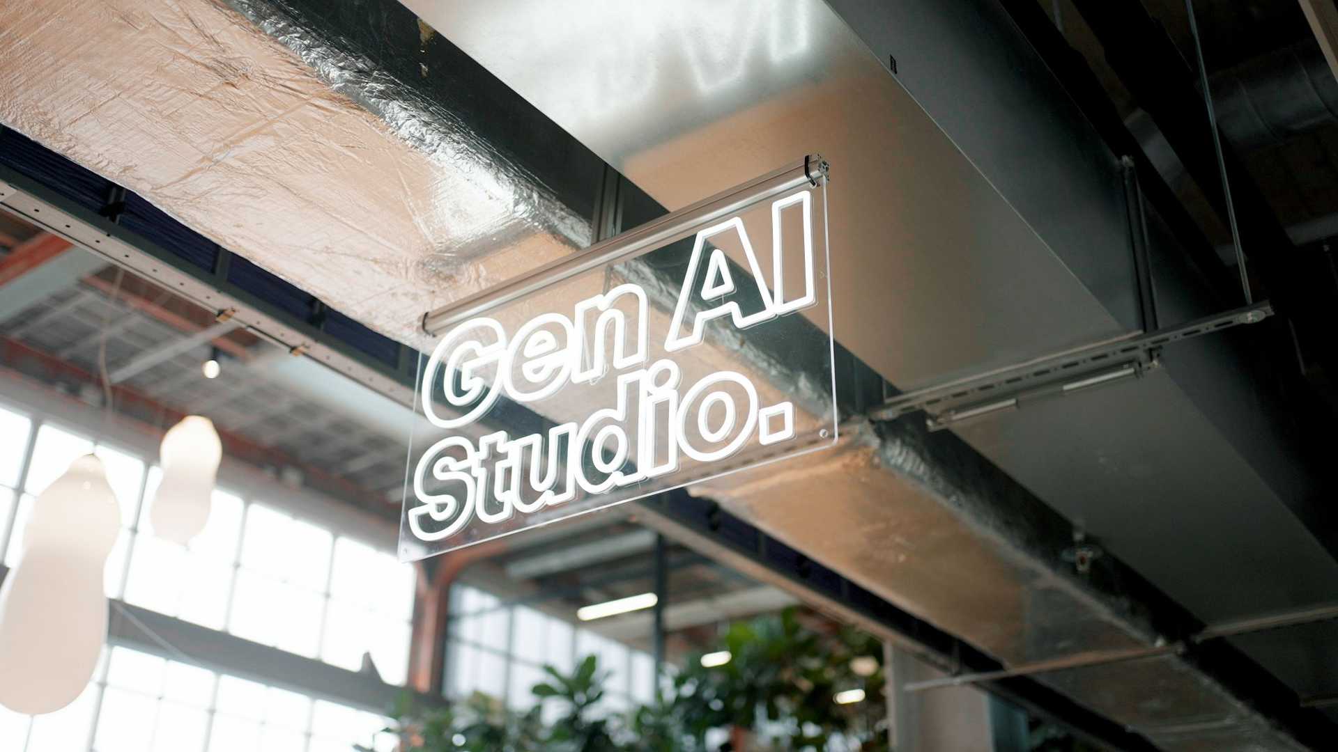 アイントホーフェンのオフィス内にオープンした「Gen AI Studio」の看板(写真:Accenture)